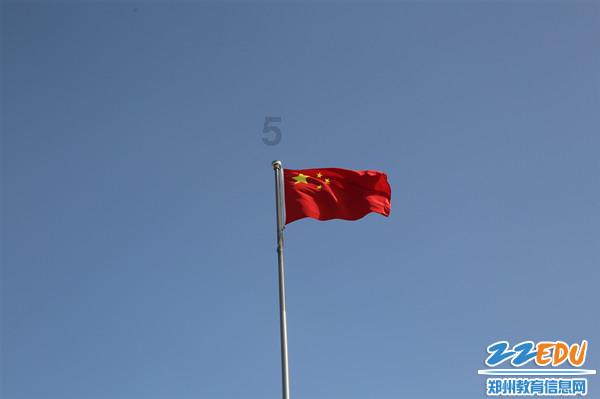 救援摄影师男孩